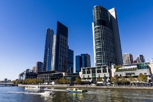 Water-taxi-on-the-Yarra