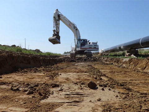 On this site SPAC also used a Volvo EC380D, equipped with a 3D leveling system, for some of the excavation work and an EC480D for lifting operations