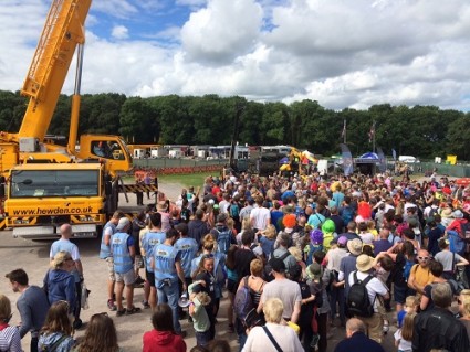 Crowds gather for the selfie at CarFest North