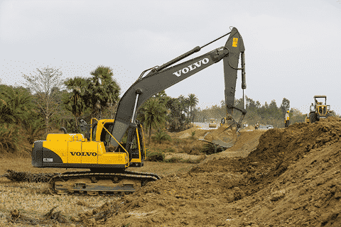 The Volvo EC210B excavator is hard at work, delivering industry-leading fuel efficiency and long-lasting performance.